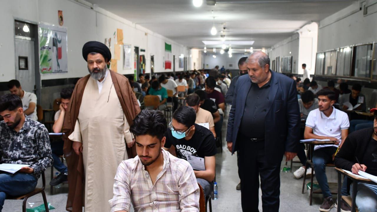 بازدید فرماندار شهرستان ماکو از روند برگزاری آزمون سراسری سال 1401