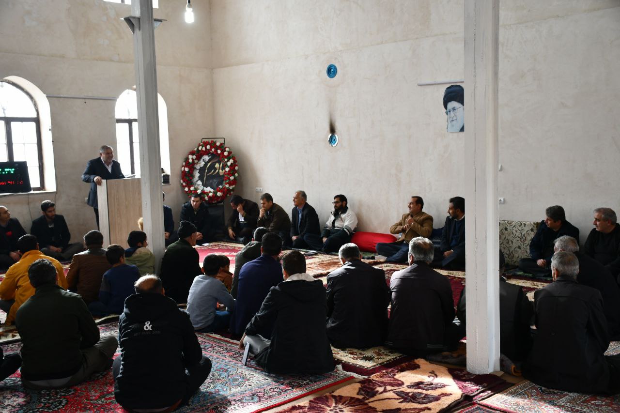 ملاقات مردمی و چهره به چهره نادر کاظمی فرماندار شهرستان ماکو با مردم روستای حصار از توابع بخش مرکزی